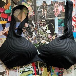 NWT light push-up bikini top